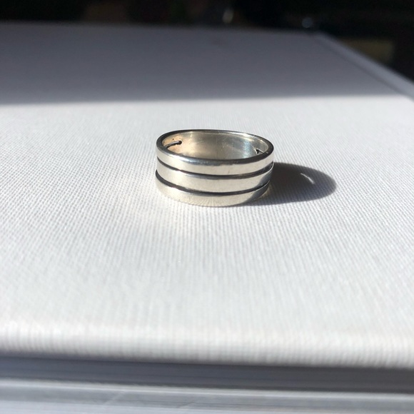 Silver Ring size 6 - Picture 2 of 2